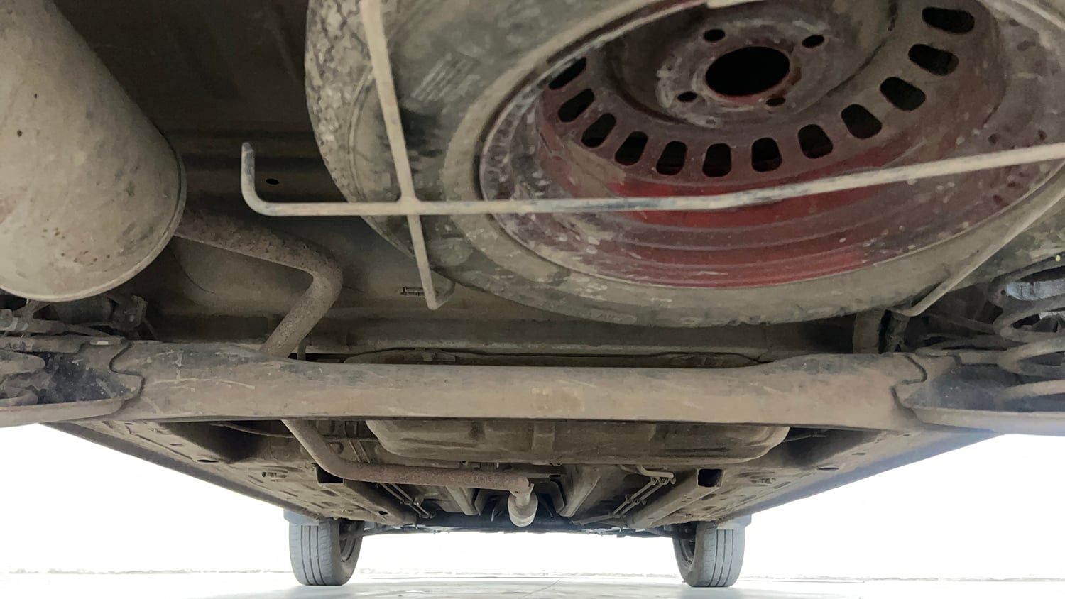 Used 2023 Renault Triber RXZ Petrol Manual extra REAR UNDERBODY VIEW (TAKEN FROM REAR)