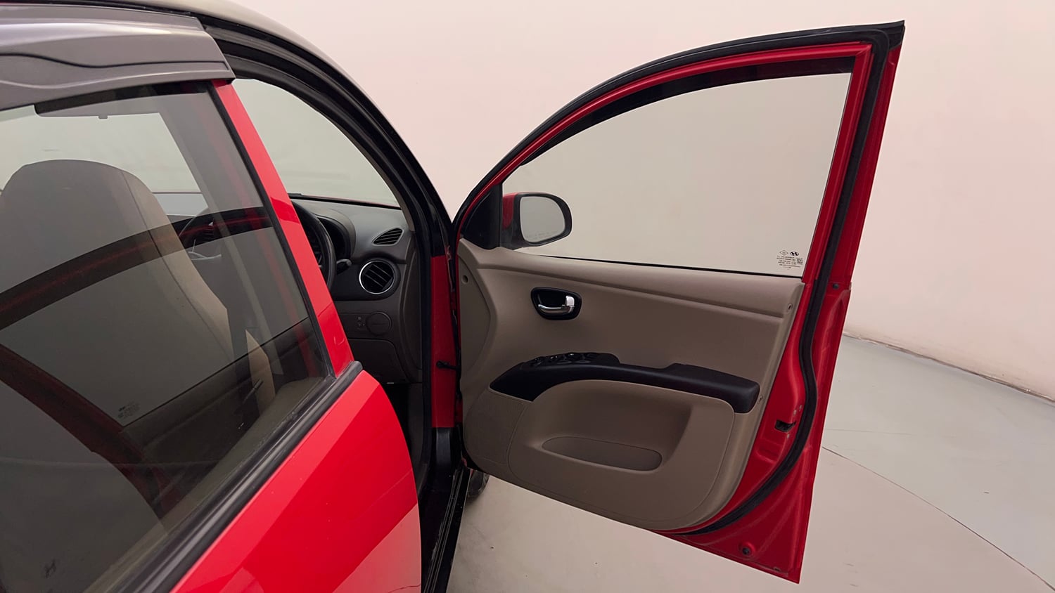Used 2013 Hyundai i10 Magna 1.2 Kappa2 Petrol Manual interior RIGHT FRONT DOOR OPEN VIEW