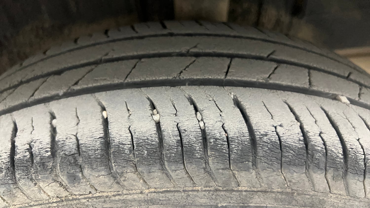 Used 2023 Renault Triber RXZ Petrol Manual tyres LEFT REAR TYRE TREAD VIEW