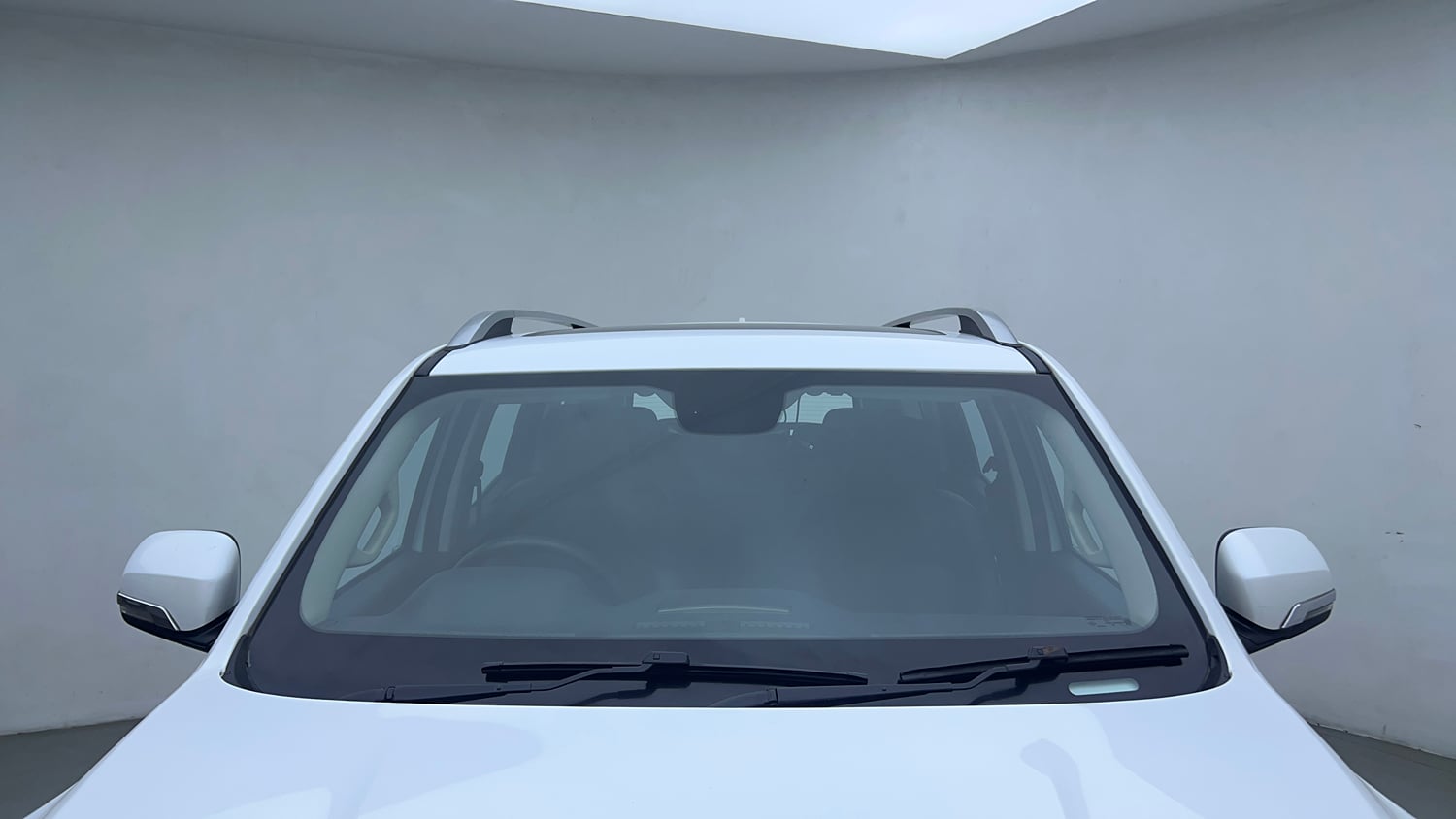 Used 2024 Mahindra Scorpio N Z8 L Diesel AT 2WD 7 STR Diesel Automatic exterior FRONT WINDSHIELD VIEW