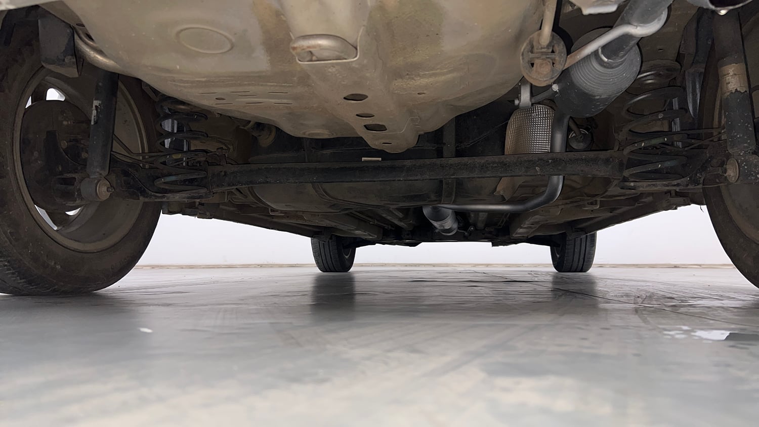 Used 2015 Maruti Suzuki Swift Dzire ZXI Petrol Manual extra REAR UNDERBODY VIEW (TAKEN FROM REAR)