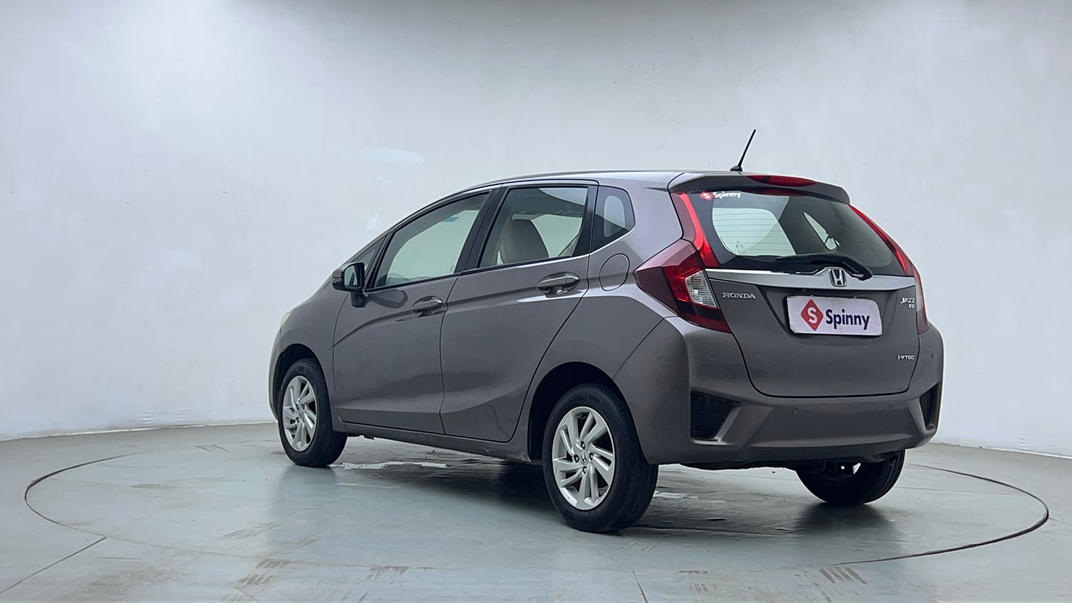Used 2016 Honda Jazz V AT Petrol Petrol Automatic exterior LEFT REAR CORNER VIEW