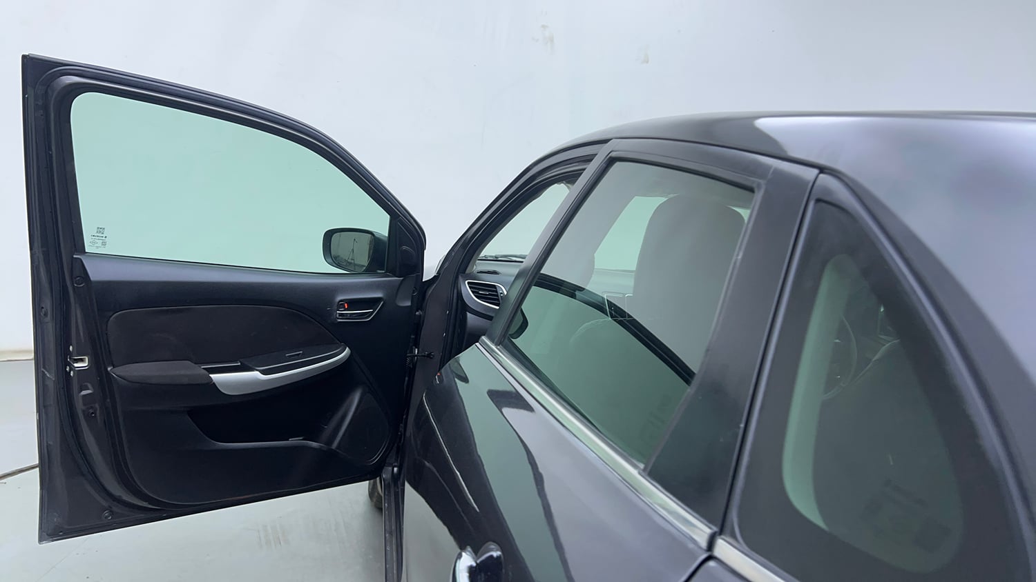 Used 2016 Maruti Suzuki Baleno Alpha 1.2 Petrol Manual interior LEFT FRONT DOOR OPEN VIEW