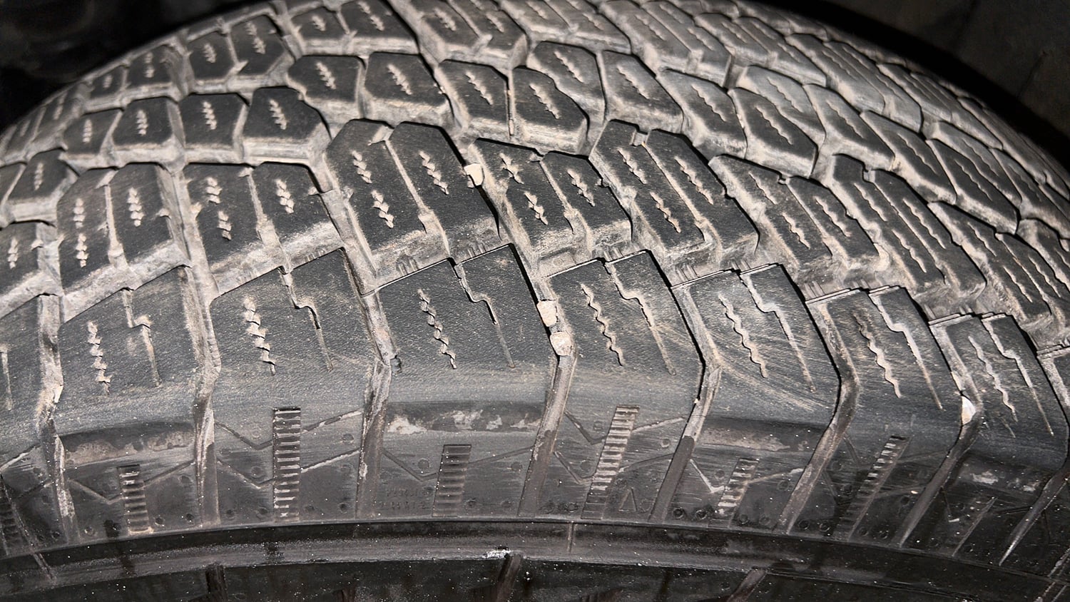 Used 2024 Mahindra Thar LX Hard Top Petrol AT RWD Petrol Automatic tyres LEFT FRONT TYRE TREAD VIEW