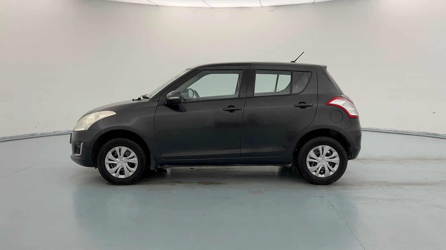 Used 2017 Maruti Suzuki Swift VXi Petrol Manual exterior LEFT SIDE VIEW