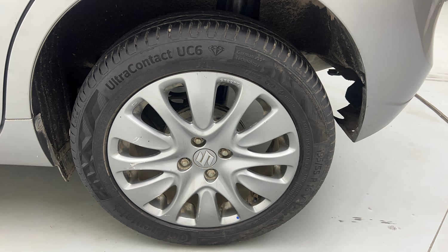 Used 2017 Maruti Suzuki Baleno Alpha 1.2 Petrol Manual tyres LEFT REAR TYRE RIM VIEW