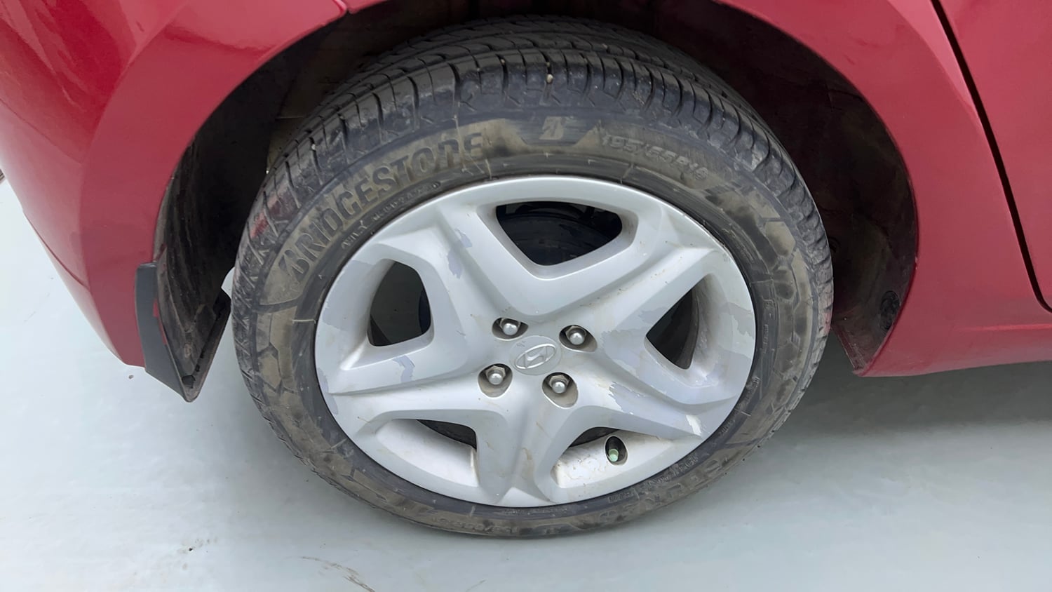 Used 2017 Hyundai Elite i20 Asta 1.2 Petrol Manual tyres RIGHT REAR TYRE RIM VIEW