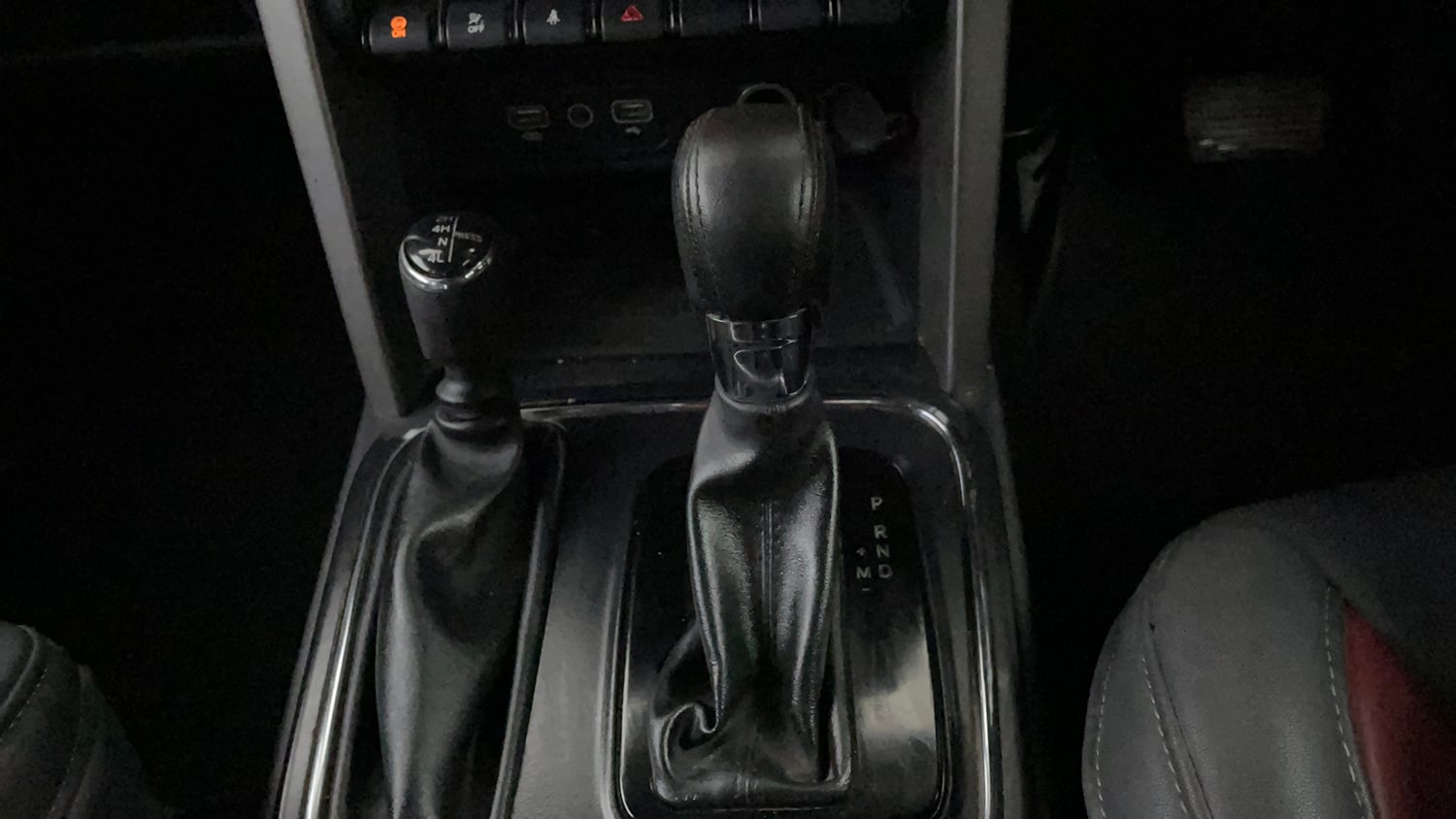 Used 2021 mahindra Thar LX Hard Top Petrol AT 4WD Petrol Automatic interior GEAR  KNOB VIEW