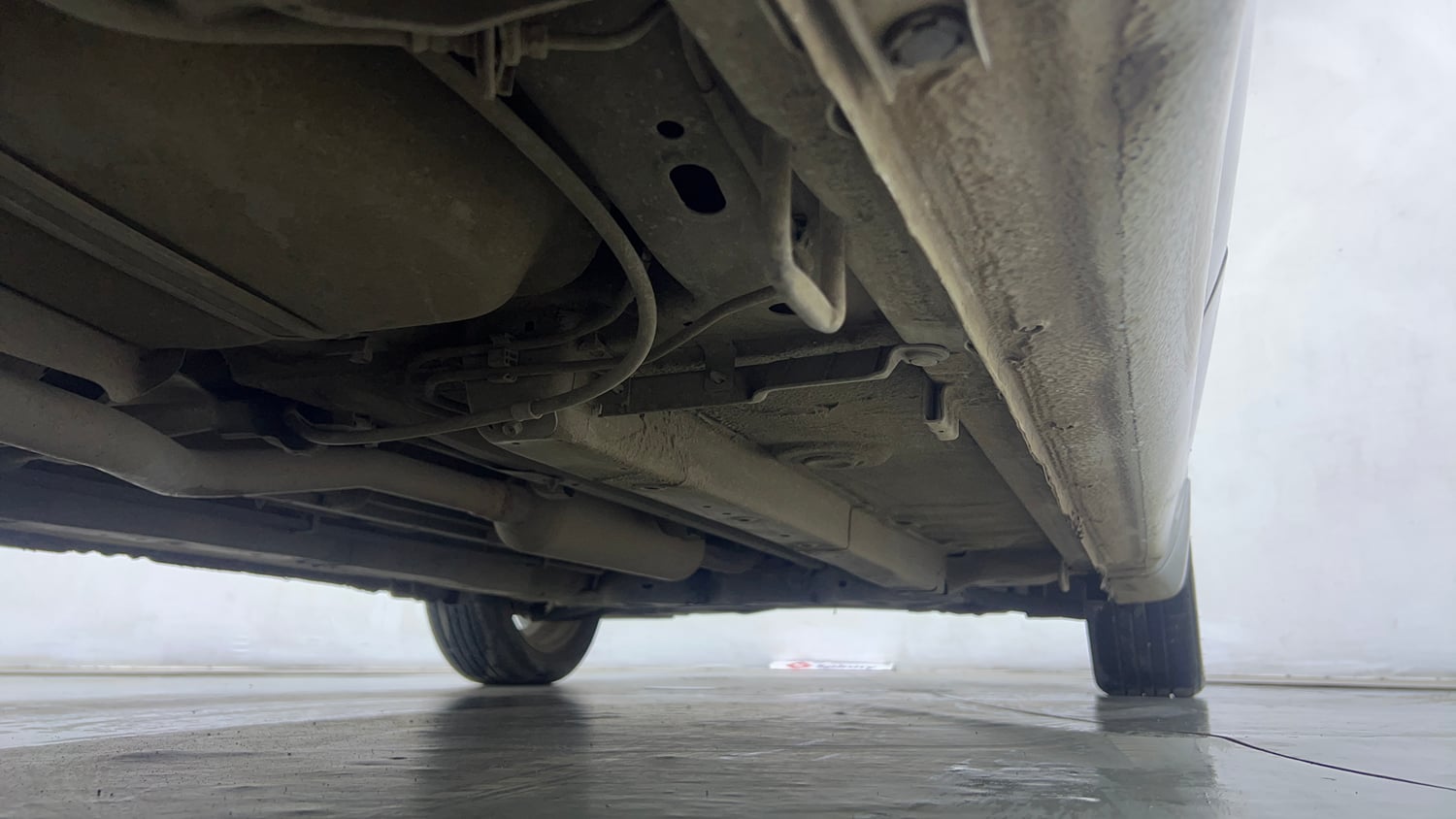 Used 2015 Maruti Suzuki Ciaz ZXi Petrol Manual extra REAR RIGHT UNDERBODY VIEW