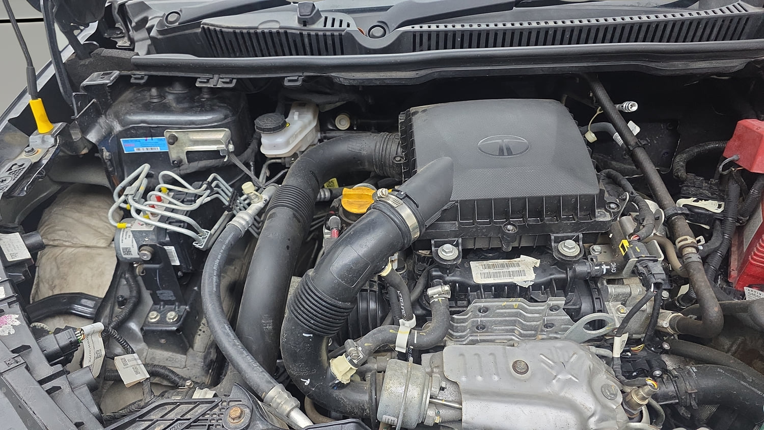 Used 2024 Tata Nexon Creative Plus 1.2 Revotron Petrol 6MT Petrol Manual engine ENGINE RIGHT SIDE VIEW