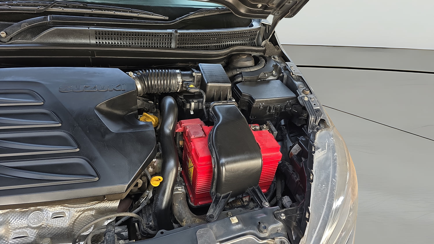 Used 2016 Maruti Suzuki S-Cross Alpha 1.6 Diesel Manual engine ENGINE LEFT SIDE VIEW