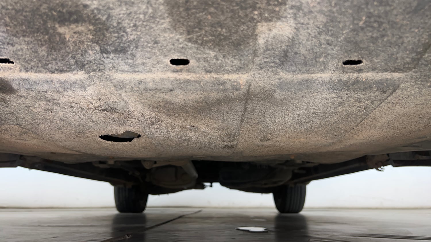 Used 2022 Mahindra XUV700 AX 5 Petrol MT 7 STR Petrol Manual extra FRONT LEFT UNDERBODY VIEW