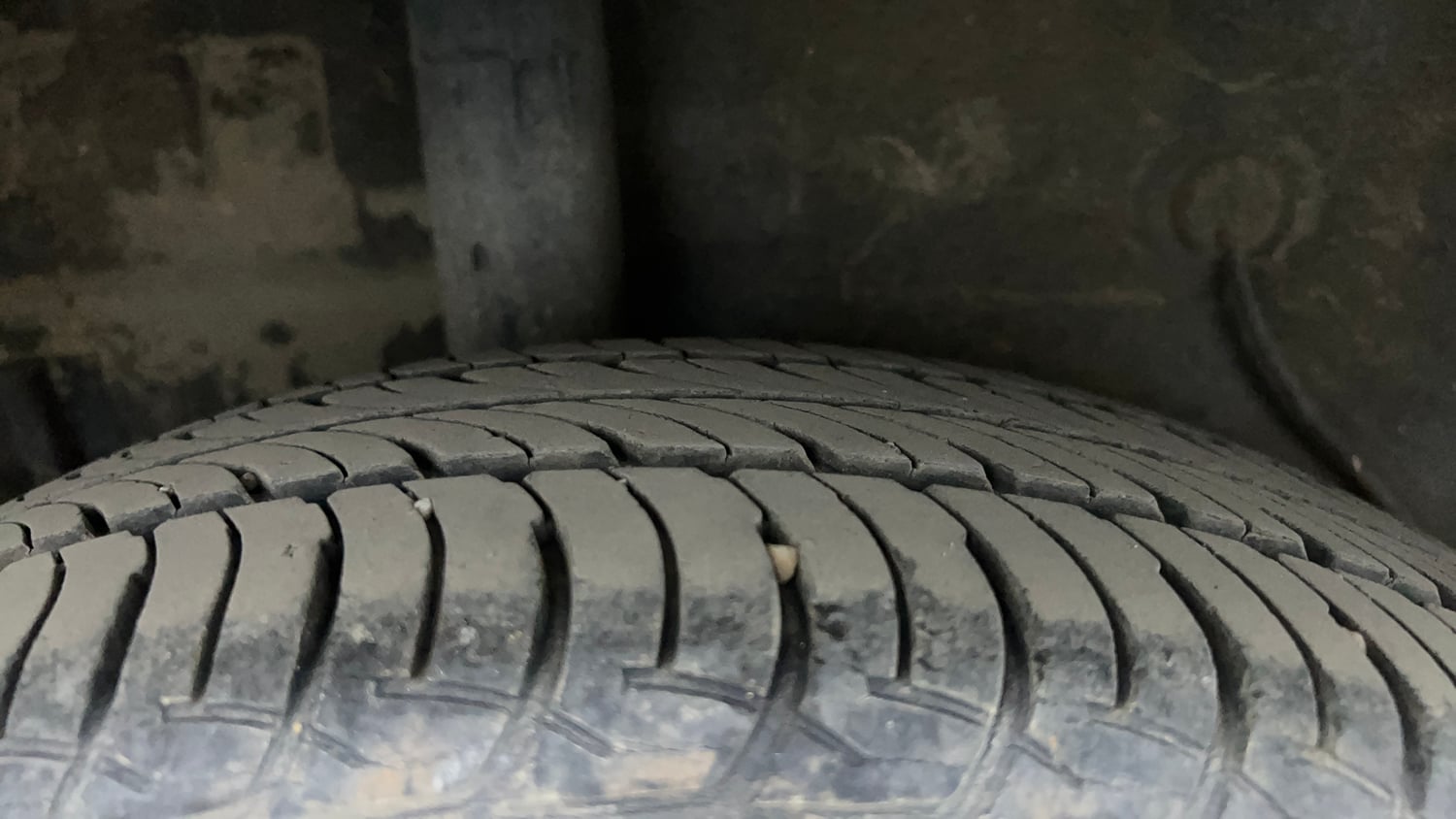 Used 2015 Maruti Suzuki Celerio ZXi Opt Petrol Manual tyres RIGHT REAR TYRE TREAD VIEW