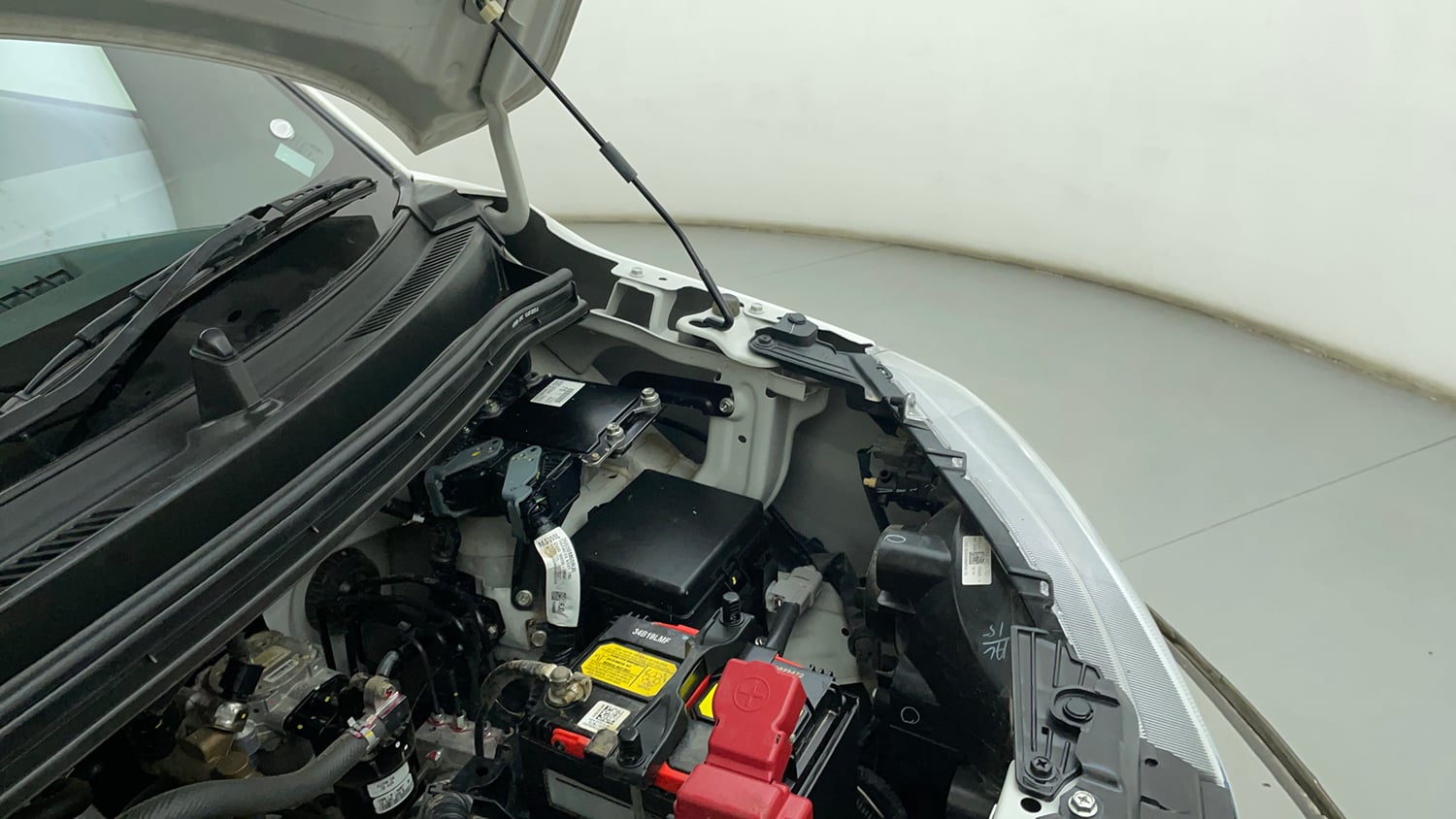 Used 2025 Maruti Suzuki Wagon R VXI 1.0 CNG Cng Manual engine ENGINE LEFT SIDE HINGE & APRON VIEW