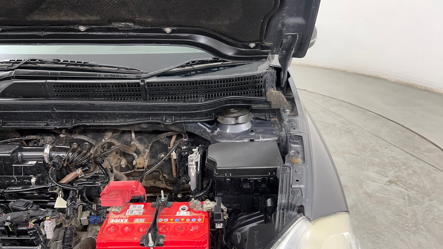 Used 2020 Maruti Suzuki S-Cross Zeta Petrol Manual engine ENGINE LEFT SIDE HINGE & APRON VIEW