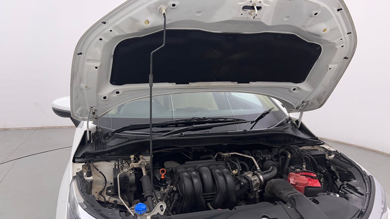Used 2023 Honda City ZX Petrol CVT Petrol Automatic engine ENGINE RIGHT SIDE HINGE & APRON VIEW