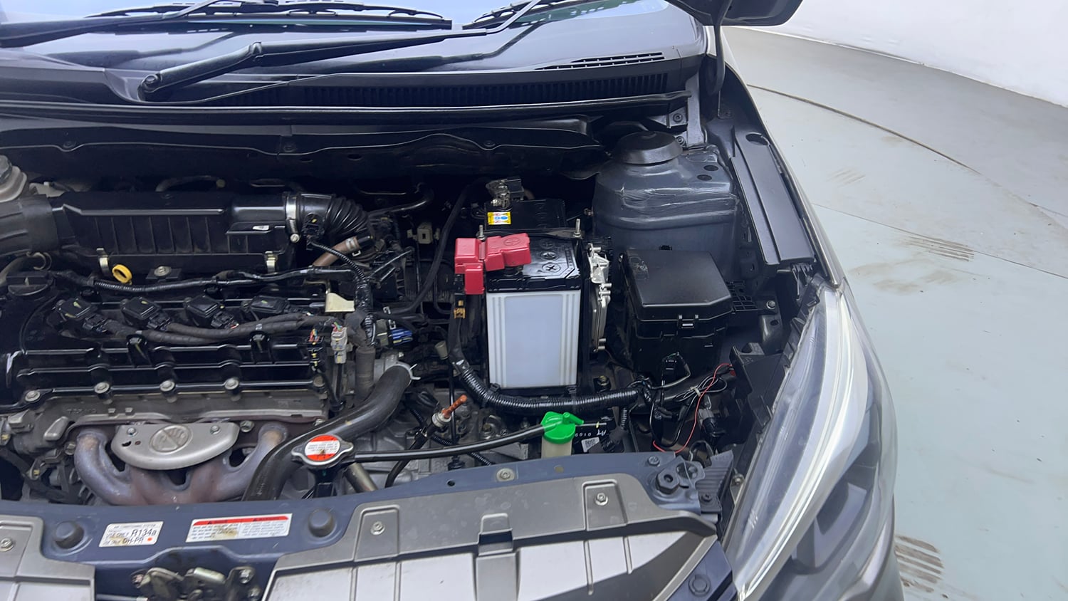 Used 2020 Maruti Suzuki Ciaz Alpha 1.5 AT Petrol Automatic engine ENGINE LEFT SIDE VIEW