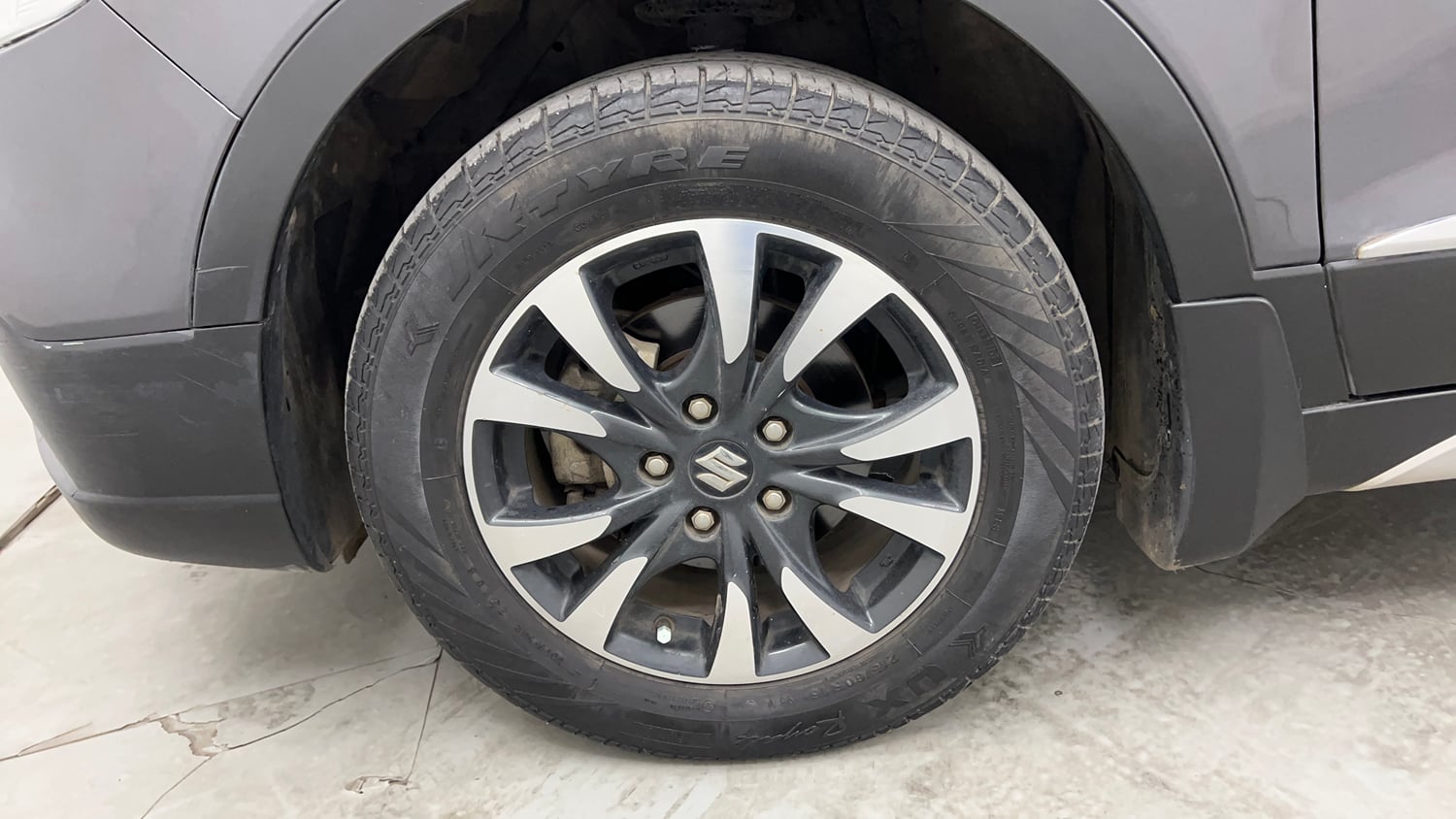 Used 2020 Maruti Suzuki S-Cross Zeta Petrol Manual tyres LEFT FRONT TYRE RIM VIEW