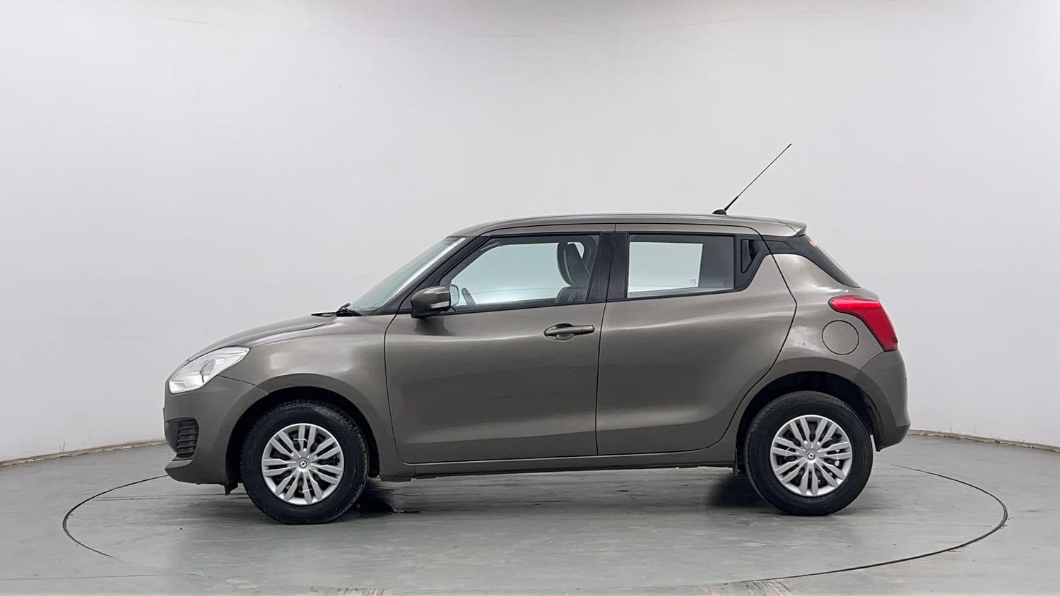 Used 2020 Maruti Suzuki Swift VXi Petrol Manual exterior LEFT SIDE VIEW