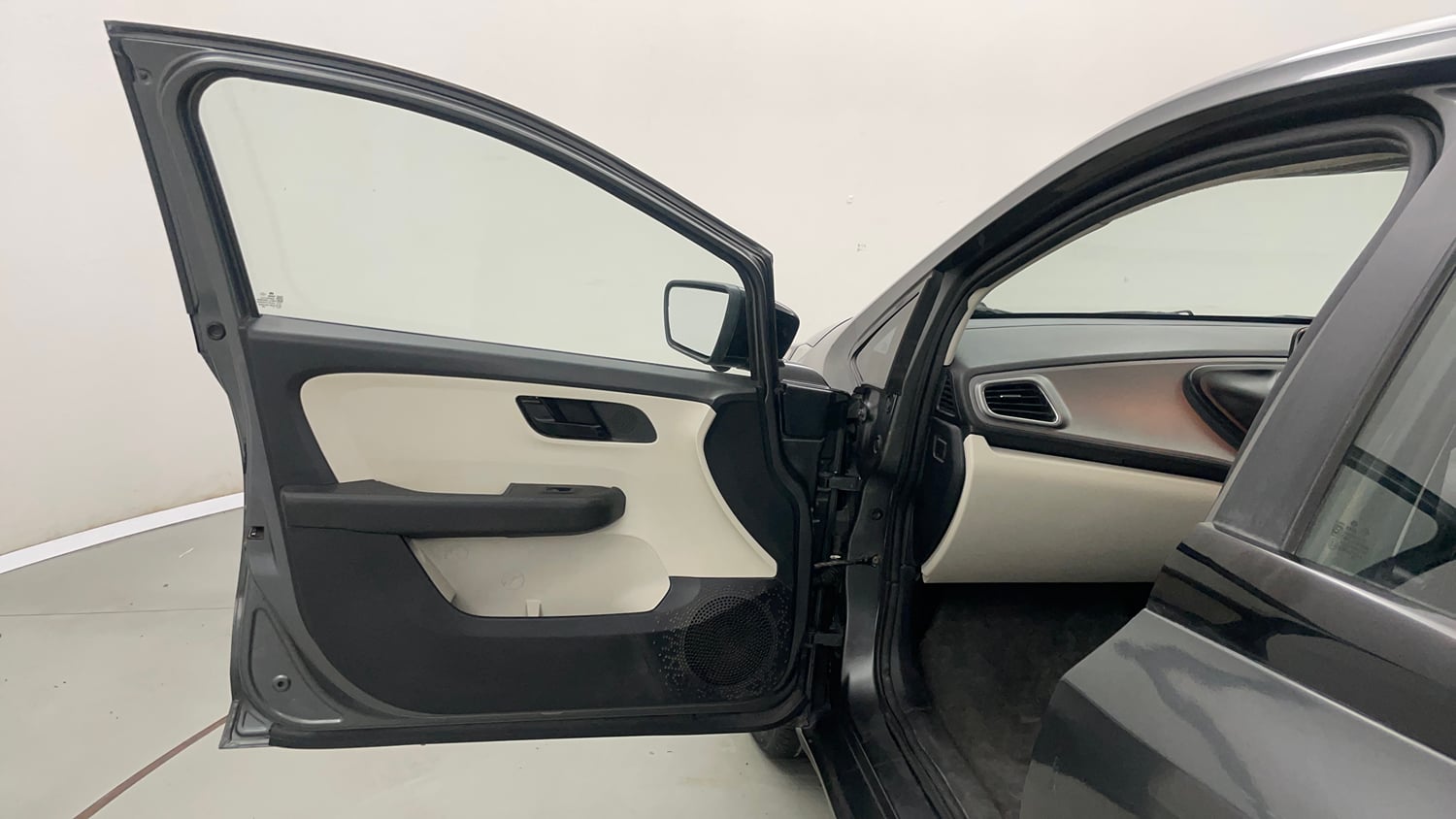 Used 2022 Tata Altroz XM Plus Petrol Petrol Manual interior LEFT FRONT DOOR OPEN VIEW