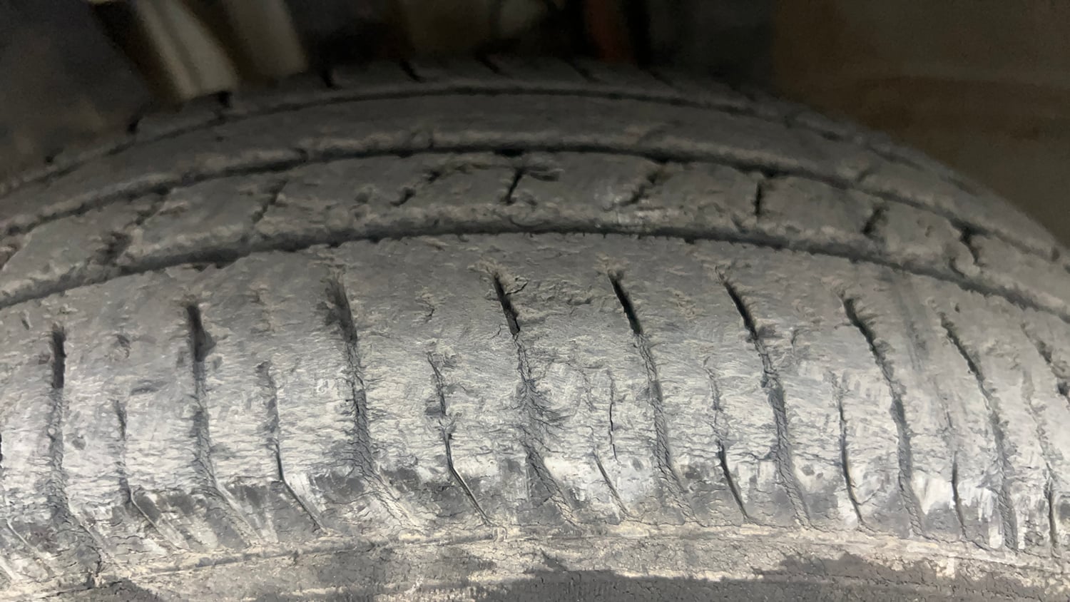 Used 2023 Renault Triber RXZ Petrol Manual tyres LEFT FRONT TYRE TREAD VIEW