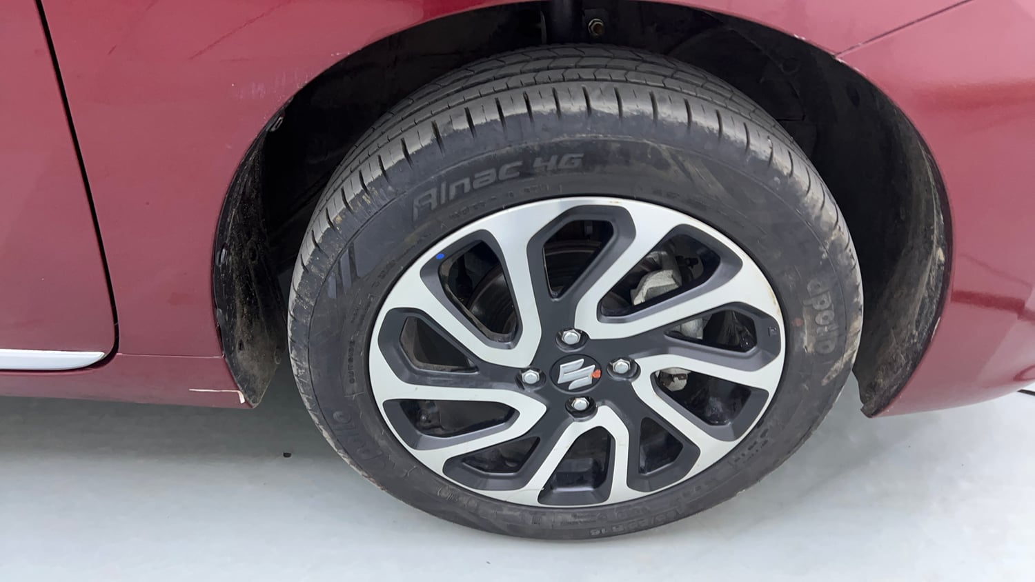Used 2024 Maruti Suzuki Baleno Alpha AGS Petrol Automatic tyres RIGHT FRONT TYRE RIM VIEW