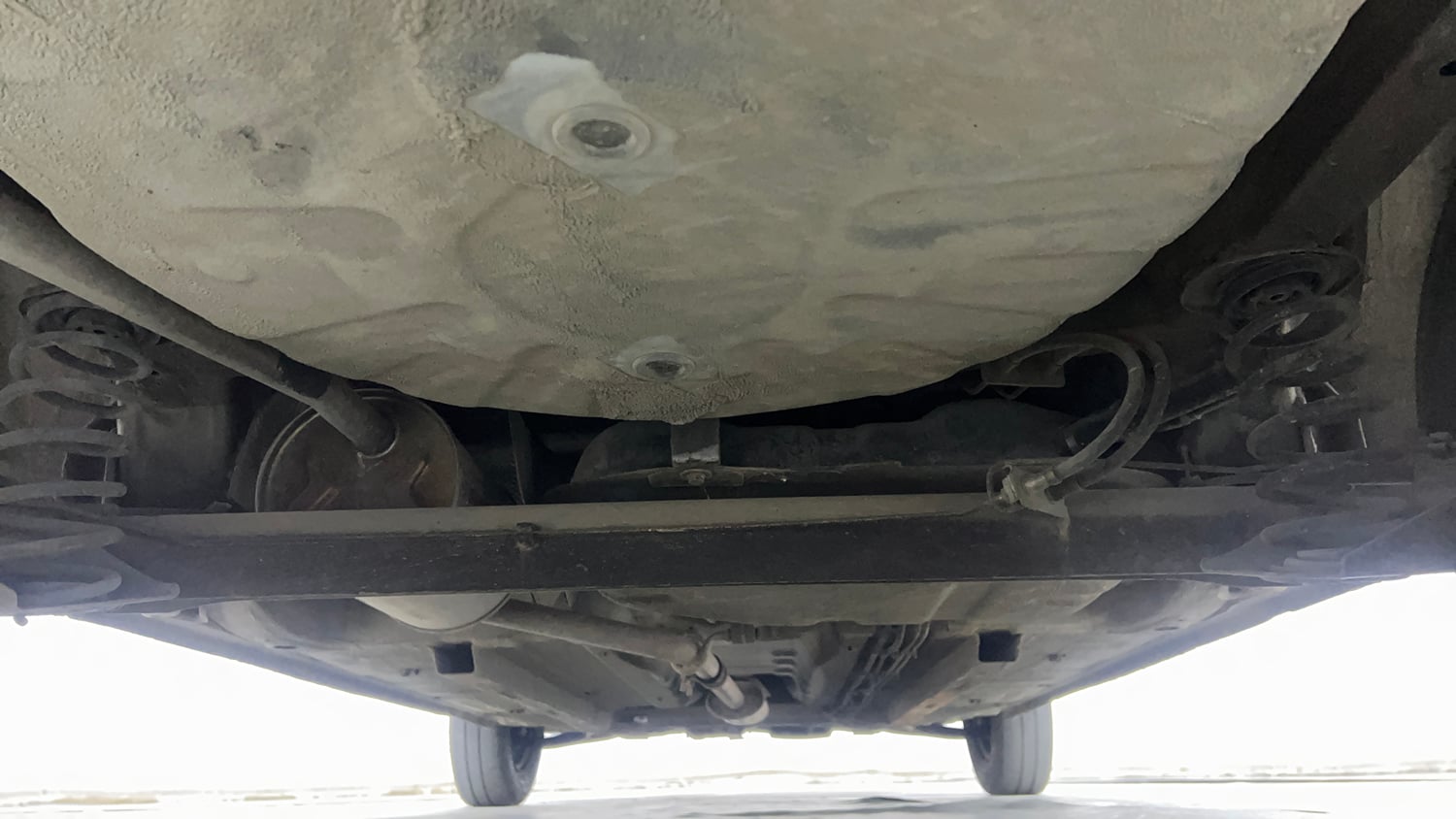 Used 2017 Renault Kwid 1.0 RXT AMT Petrol Automatic extra REAR UNDERBODY VIEW (TAKEN FROM REAR)