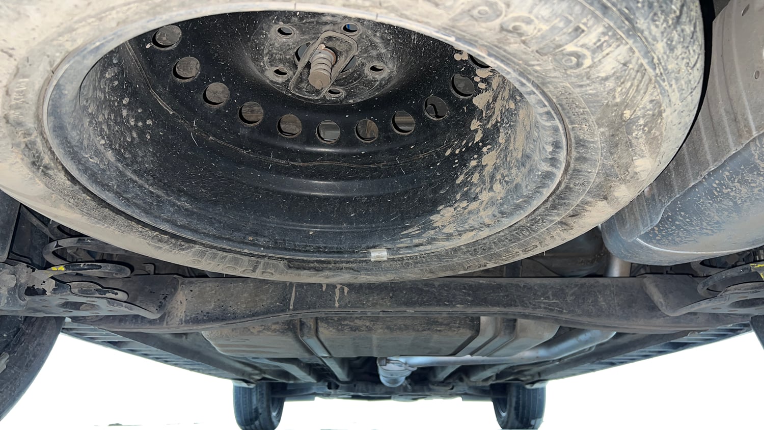 Used 2022 Hyundai Alcazar Signature (O) 6 STR 2.0 Petrol AT Dual Tone Petrol Automatic extra REAR UNDERBODY VIEW (TAKEN FROM REAR)