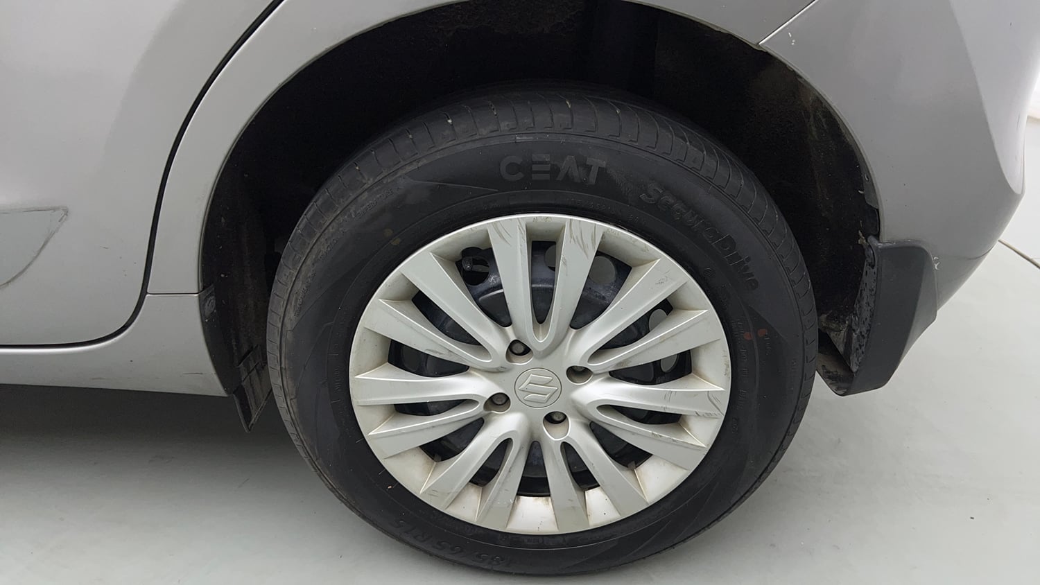 Used 2019 Maruti Suzuki Baleno Delta Petrol Manual tyres LEFT REAR TYRE RIM VIEW