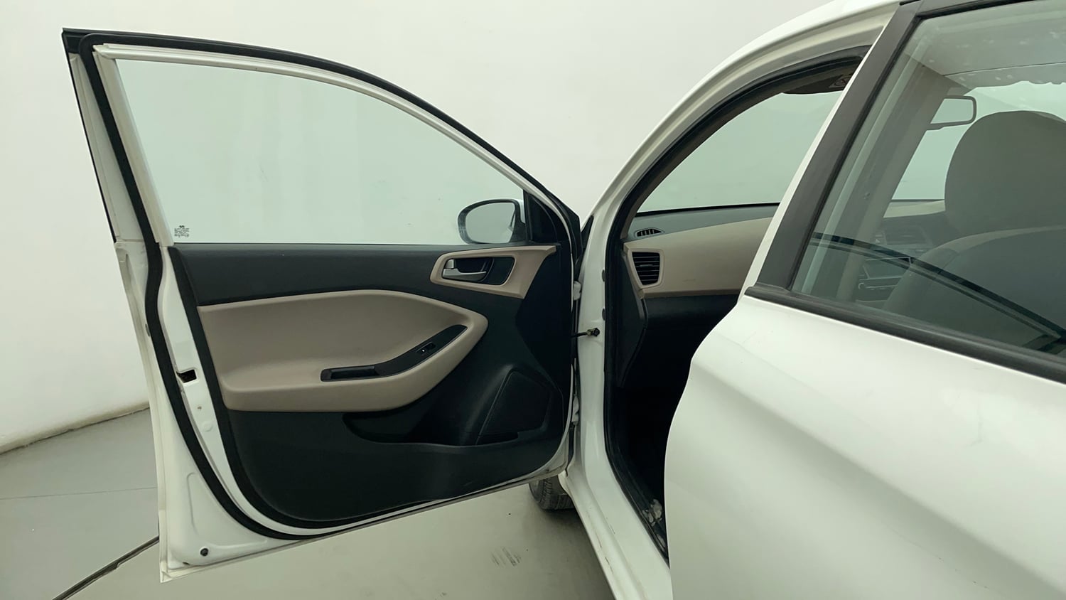 Used 2016 Hyundai Elite i20 Sportz 1.4 CRDI Diesel Manual interior LEFT FRONT DOOR OPEN VIEW