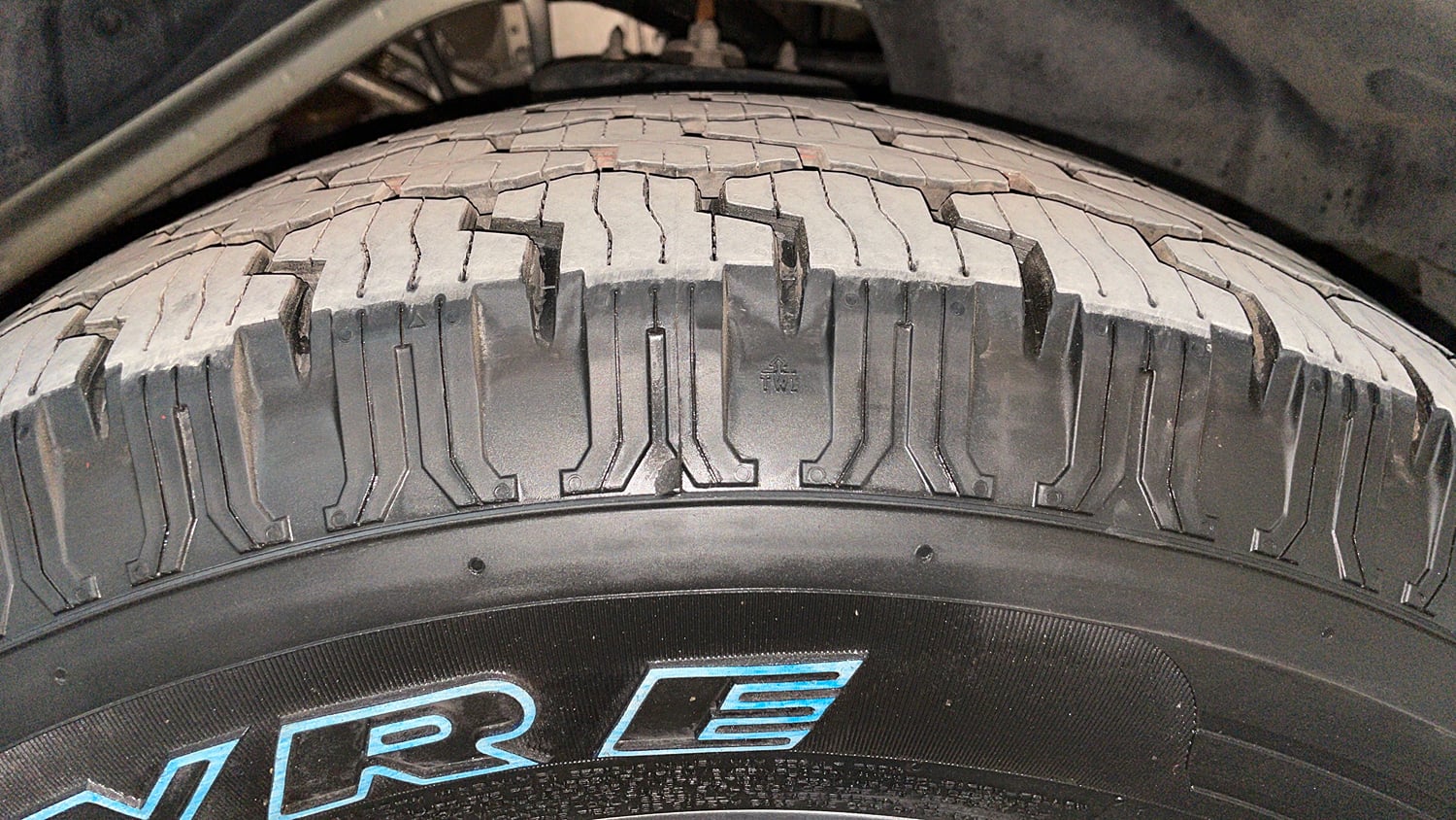 Used 2021 mahindra Thar LX Hard Top Petrol AT 4WD Petrol Automatic tyres RIGHT FRONT TYRE TREAD VIEW