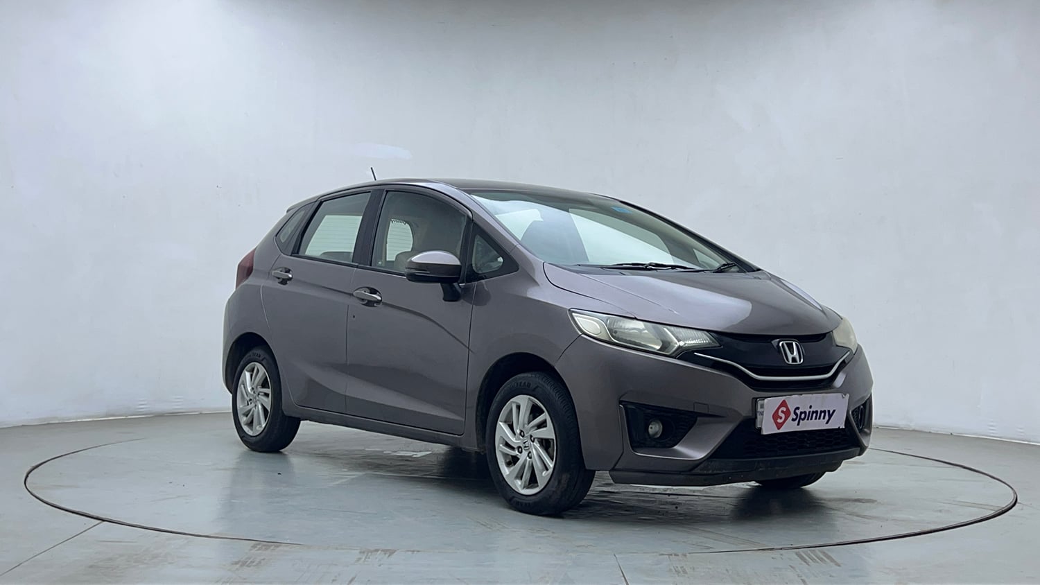 Used 2016 Honda Jazz V AT Petrol Petrol Automatic exterior RIGHT FRONT CORNER VIEW