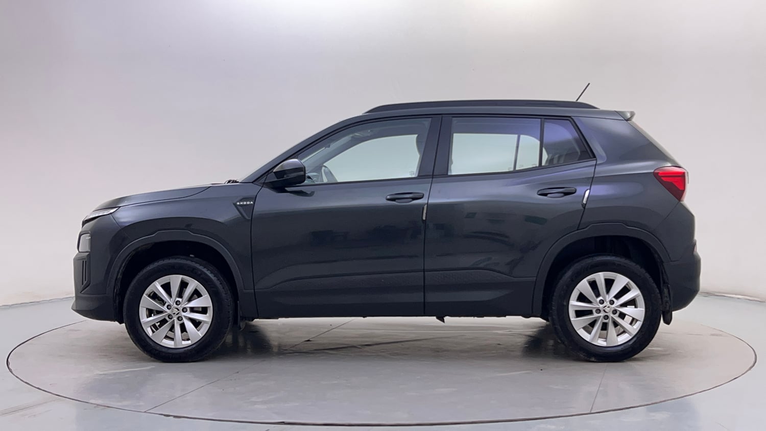 Used 2026 Skoda Kylaq Signature AT Petrol Automatic exterior LEFT SIDE VIEW
