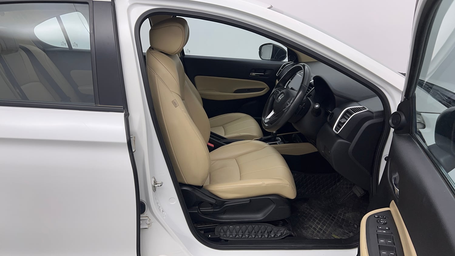 Used 2023 Honda City ZX Petrol CVT Petrol Automatic interior RIGHT SIDE FRONT DOOR CABIN VIEW