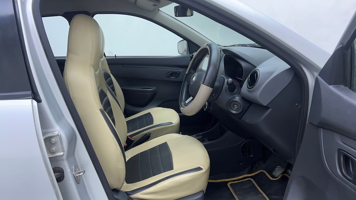 Used 2017 Renault Kwid 1.0 RXT AMT Petrol Automatic interior RIGHT SIDE FRONT DOOR CABIN VIEW