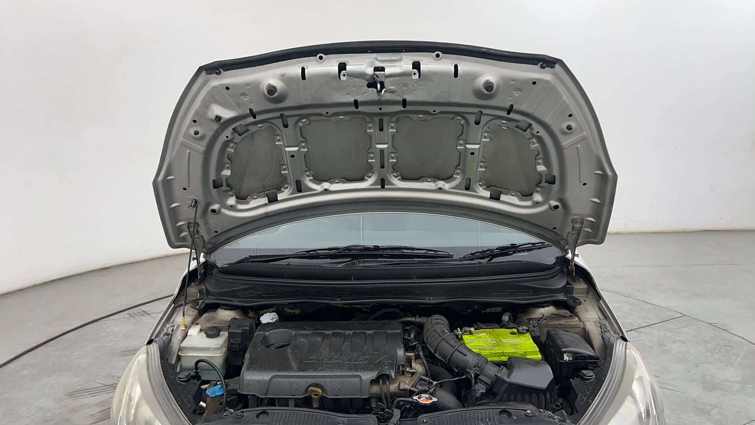 Used 2012 Hyundai i20 Asta 1.4 CRDI Diesel Manual engine ENGINE & BONNET OPEN FRONT VIEW