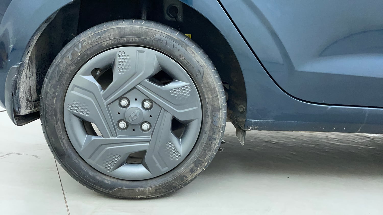 Used 2022 Hyundai Grand i10 Nios Corporate Edition MT Petrol Manual tyres RIGHT REAR TYRE RIM VIEW