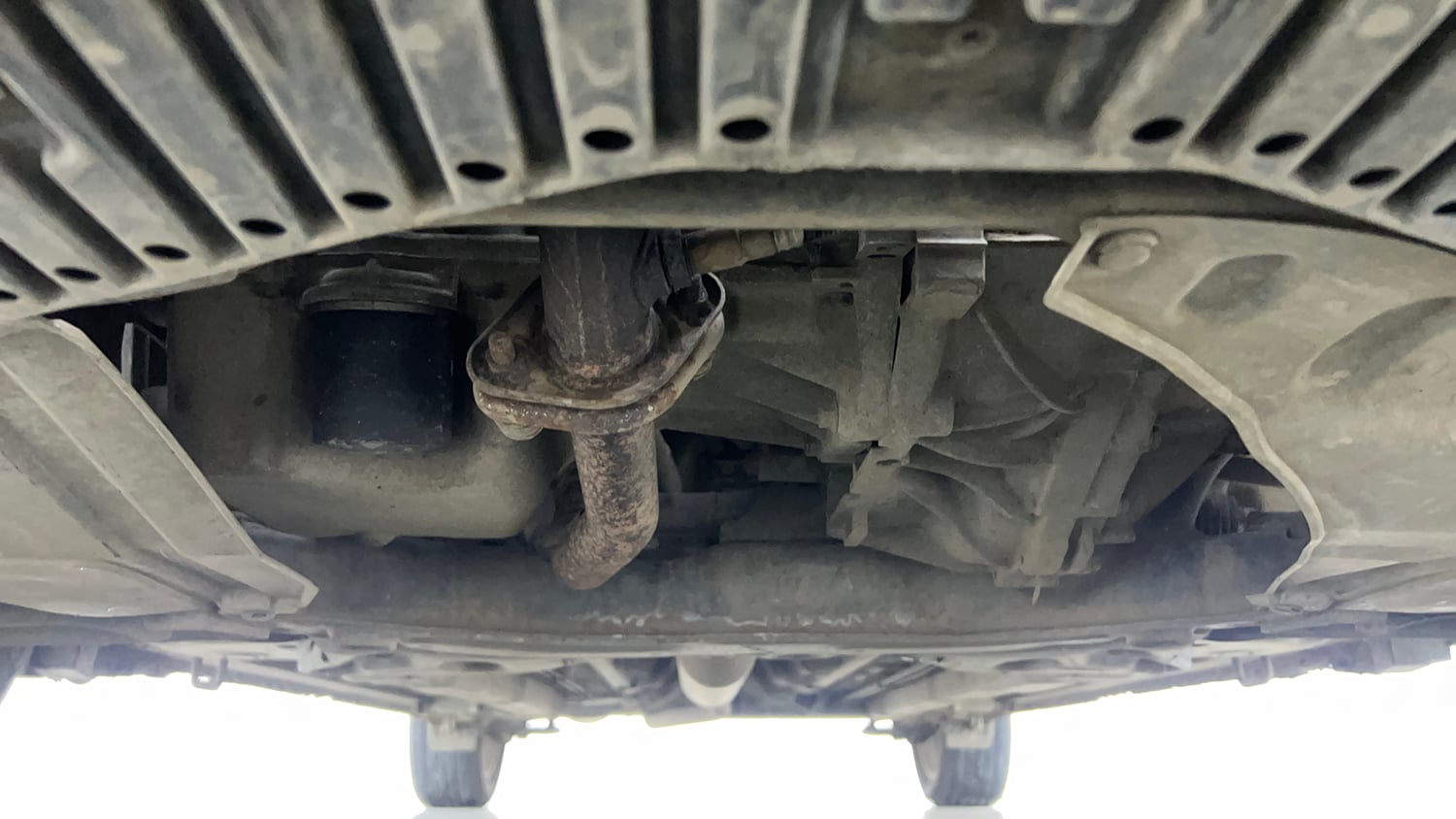 Used 2015 Maruti Suzuki Ciaz ZXi Petrol Manual extra FRONT LEFT UNDERBODY VIEW