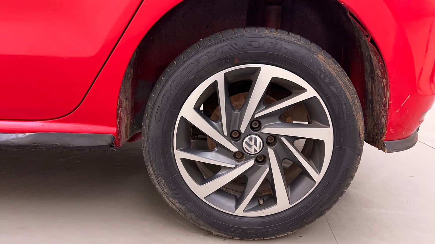 Used 2020 Volkswagen Polo Comfortline Plus 1.0L MPI Petrol Manual tyres LEFT REAR TYRE RIM VIEW