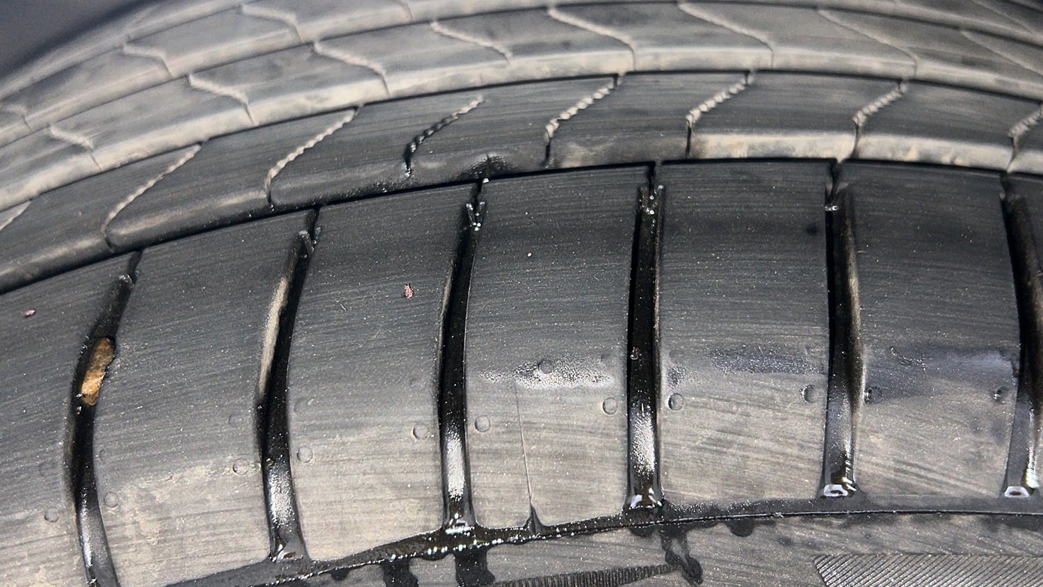 Used 2023 Honda City ZX Petrol CVT Petrol Automatic tyres LEFT FRONT TYRE TREAD VIEW