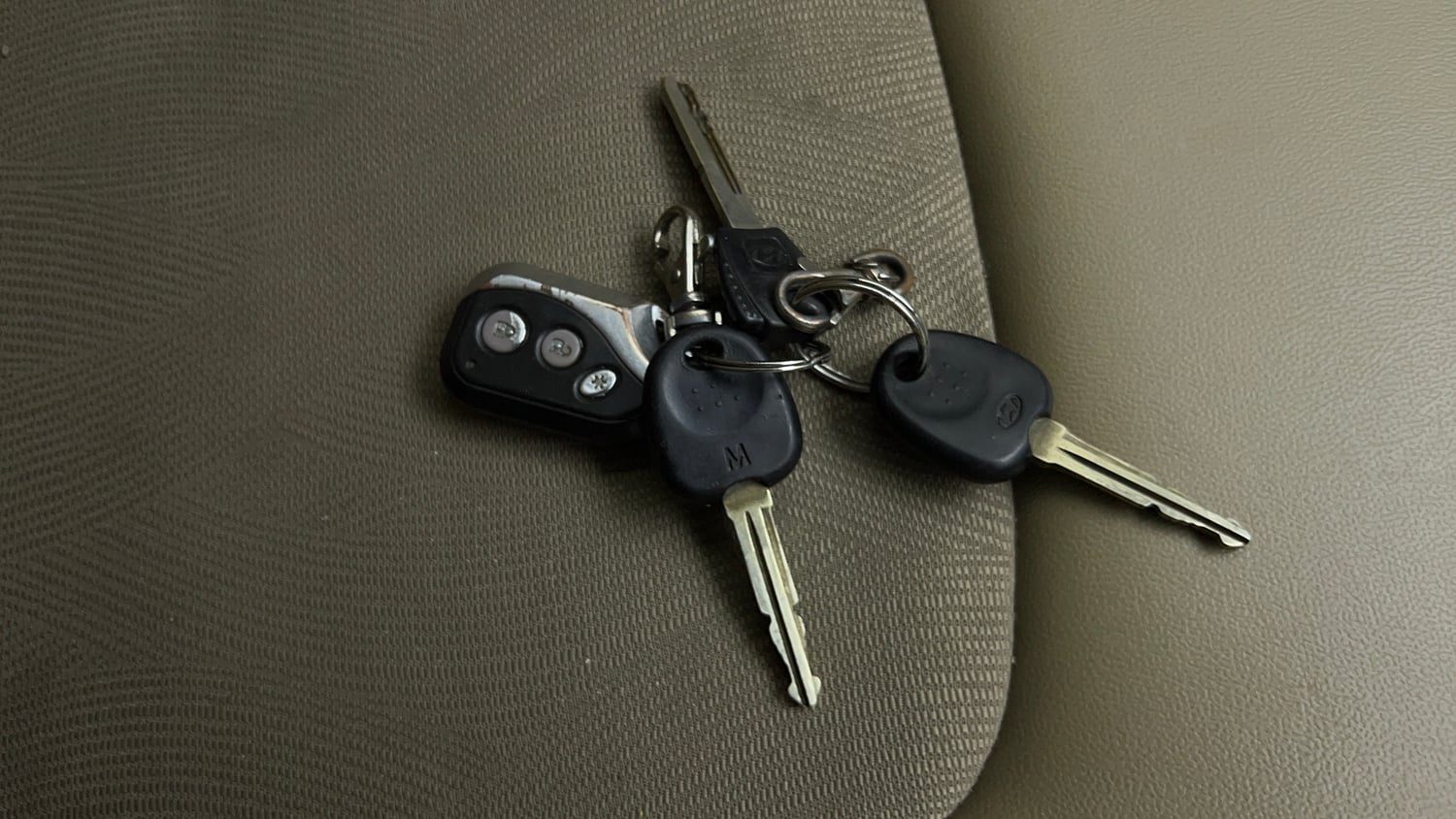 Used 2013 Hyundai i10 Magna 1.2 Kappa2 Petrol Manual extra CAR KEY VIEW