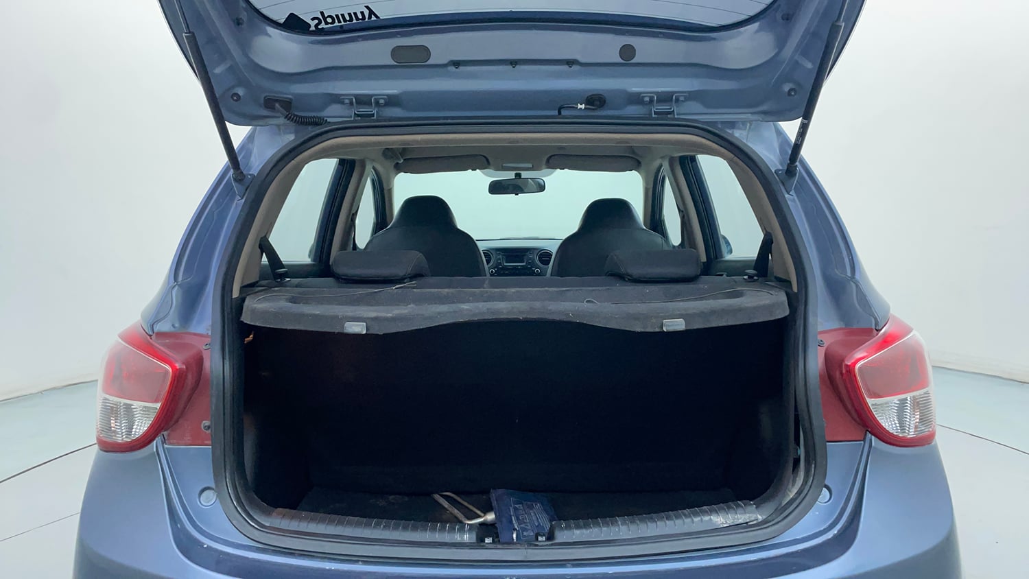 Used 2014 Hyundai Grand i10 Asta AT 1.2 Kappa VTVT Petrol Automatic interior DICKY INSIDE VIEW