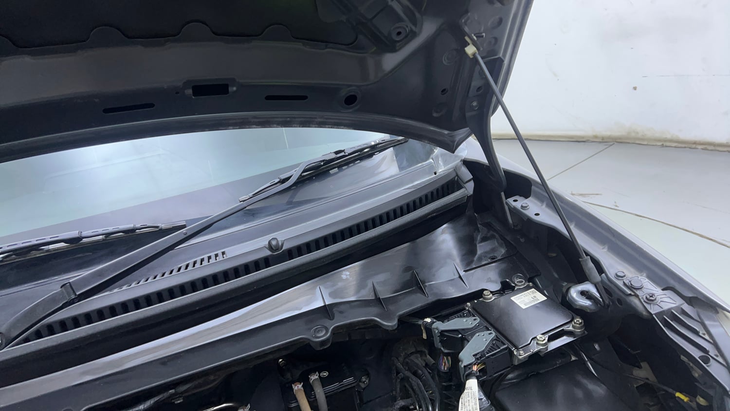 Used 2022 Maruti Suzuki Celerio ZXi Plus AMT Petrol Automatic engine ENGINE LEFT SIDE HINGE & APRON VIEW
