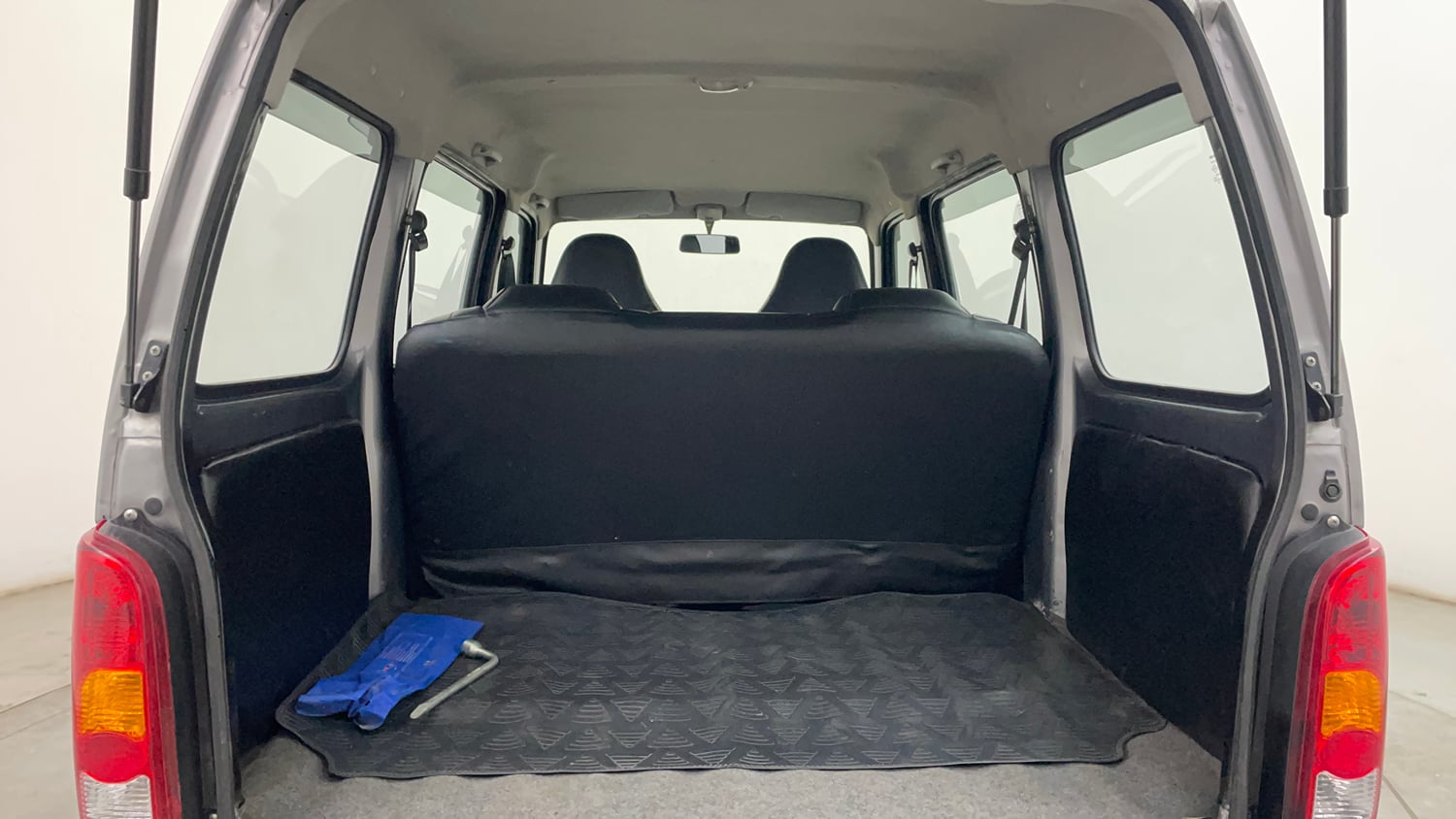 Used 2020 Maruti Suzuki Eeco 5 STR WITH A/C+HTR Petrol Manual interior DICKY INSIDE VIEW