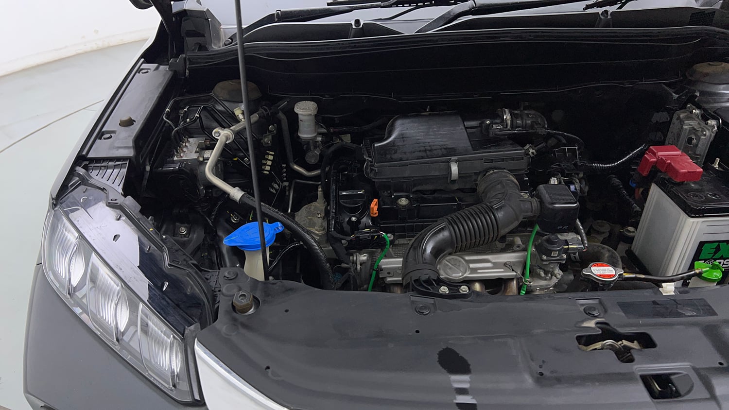 Used 2023 Maruti Suzuki Grand Vitara Delta Smart Hybrid Petrol Manual engine ENGINE RIGHT SIDE VIEW