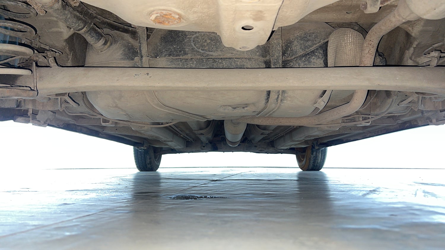 Used 2016 Maruti Suzuki Swift Dzire VXI AT Petrol Automatic extra REAR UNDERBODY VIEW (TAKEN FROM REAR)