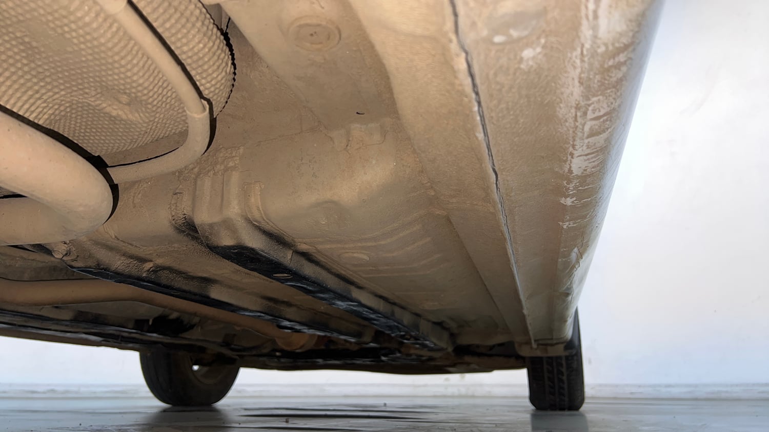 Used 2020 Hyundai Elite i20 Sportz Plus 1.2 Petrol Manual extra REAR RIGHT UNDERBODY VIEW