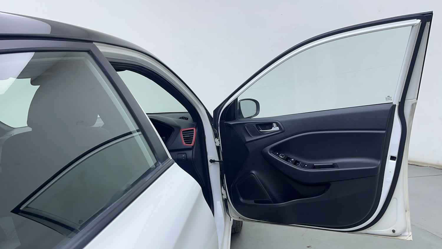 Used 2018 Hyundai Elite i20 Asta 1.2 Dual Tone Petrol Manual interior RIGHT FRONT DOOR OPEN VIEW