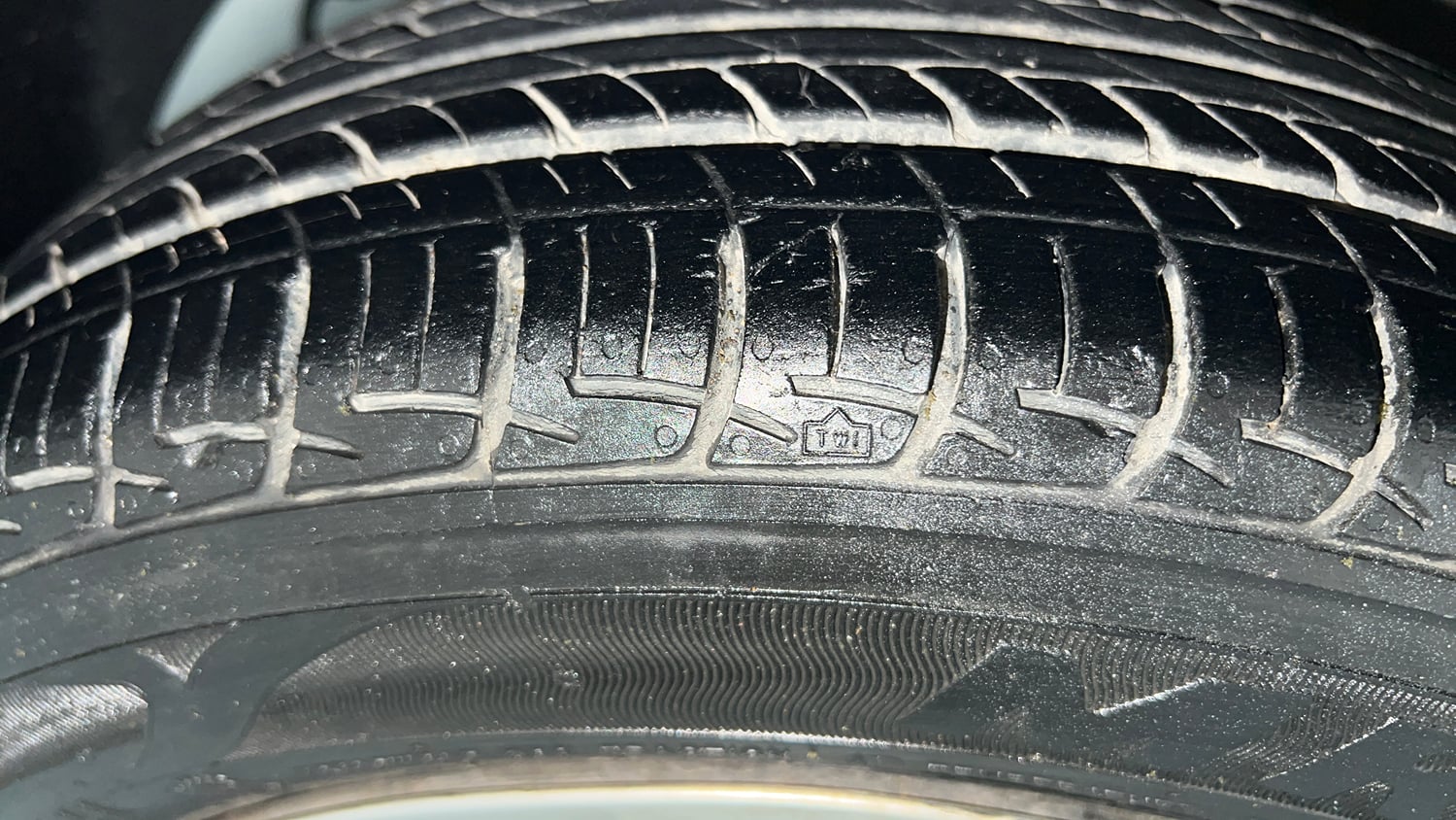 Used 2015 Hyundai Grand i10 Sportz 1.2 Kappa VTVT Petrol Manual tyres LEFT FRONT TYRE TREAD VIEW
