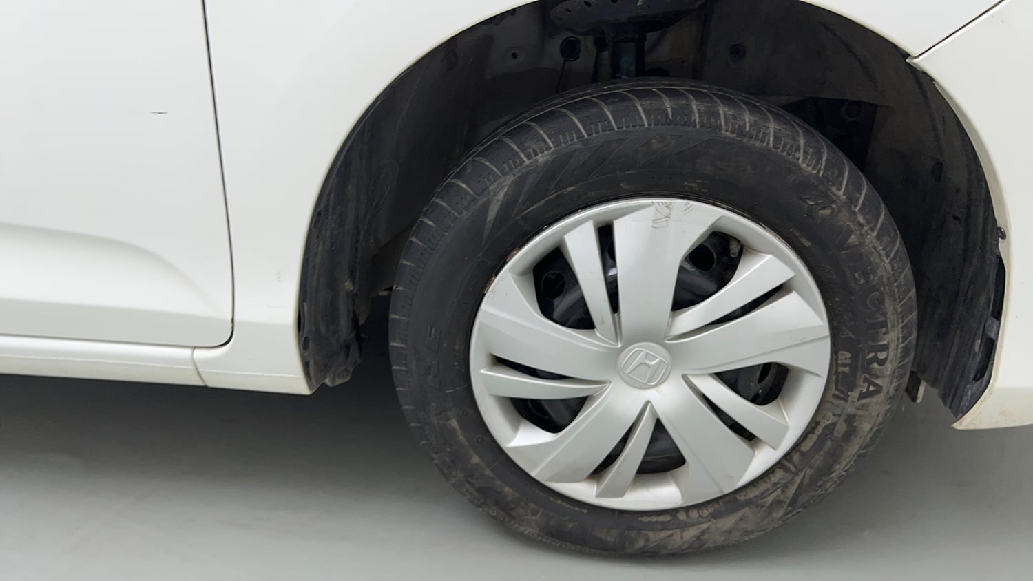 Used 2022 Honda Amaze S MT 1.2 Petrol Petrol Manual tyres RIGHT FRONT TYRE RIM VIEW